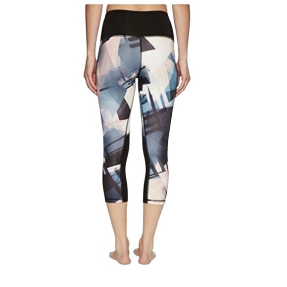 Lucy Women’s Medium Capri Om Leggings Mid-Rise Multi Geo Print Elastic Waistband - Picture 3 of 7